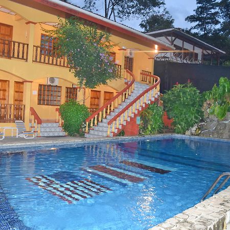 Hotel Tres Banderas Мануэль-Антонио Экстерьер фото