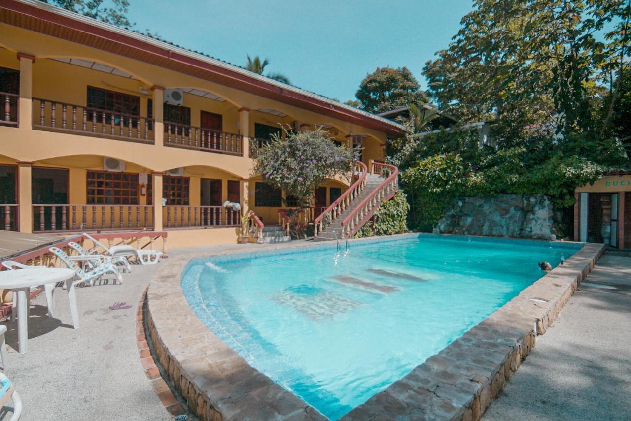 Hotel Tres Banderas Мануэль-Антонио Экстерьер фото