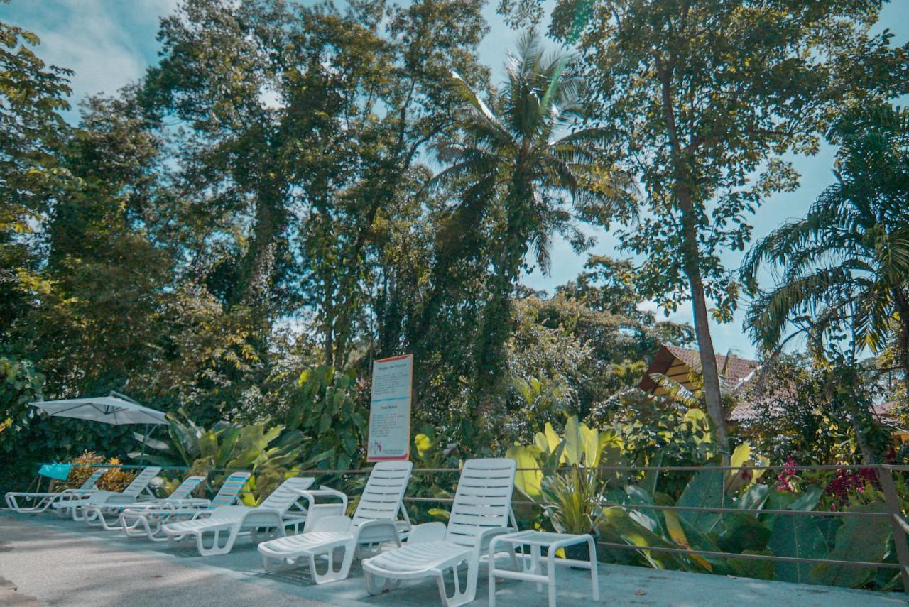 Hotel Tres Banderas Мануэль-Антонио Экстерьер фото