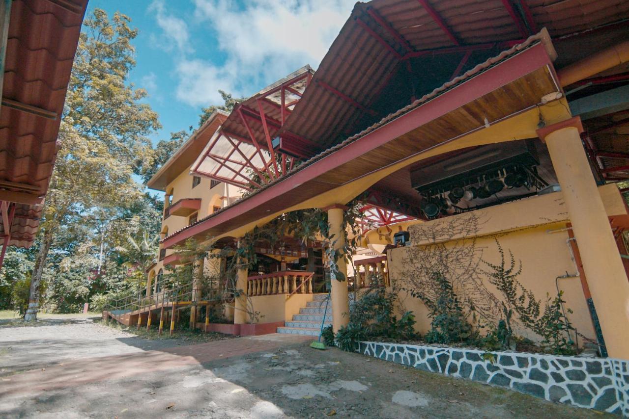 Hotel Tres Banderas Мануэль-Антонио Экстерьер фото