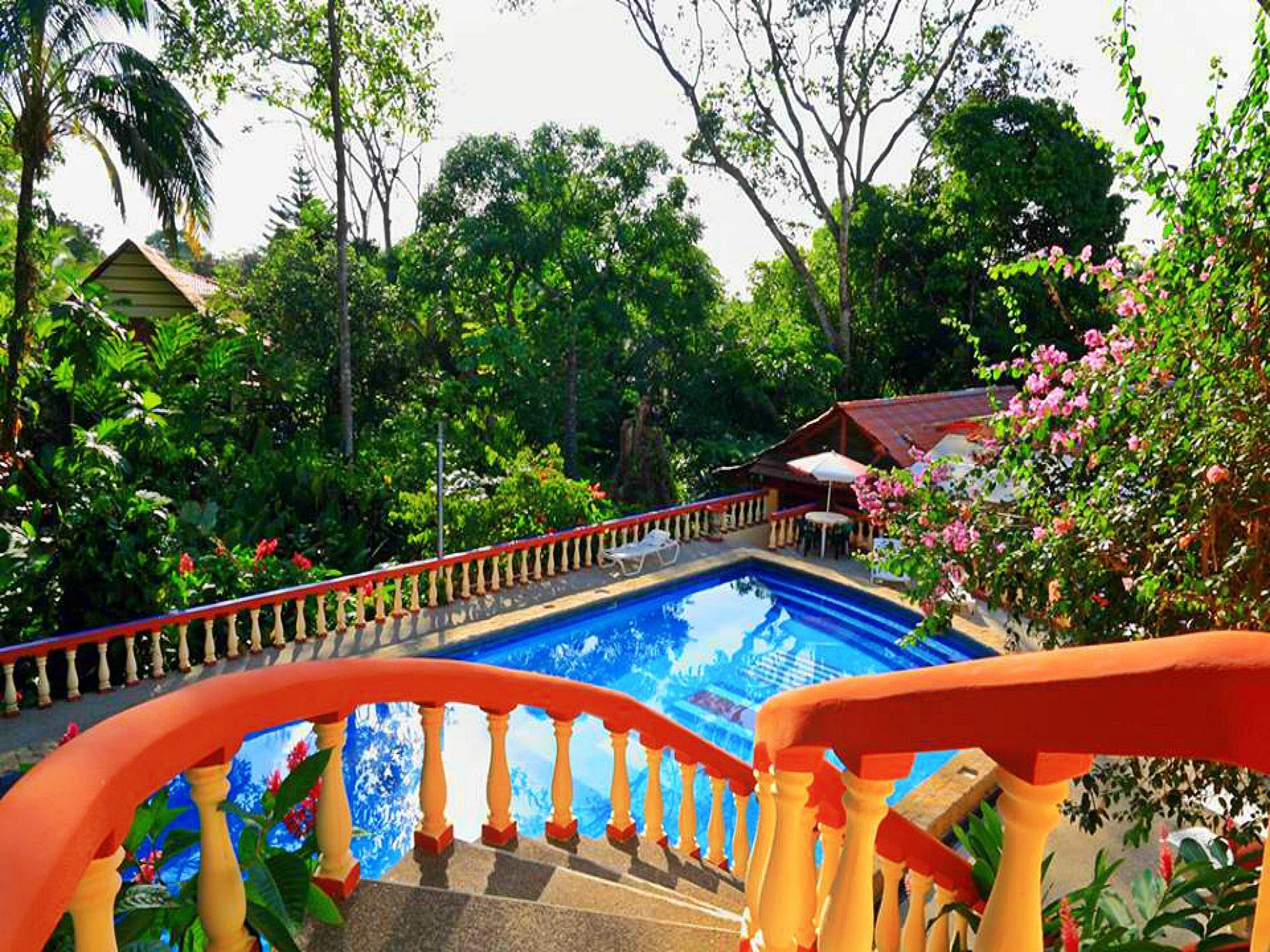 Hotel Tres Banderas Мануэль-Антонио Экстерьер фото